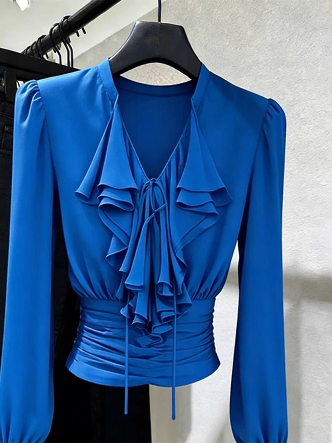 Women Formal Blouses For Evening Wear - Blusa Azul Royal com Babados e