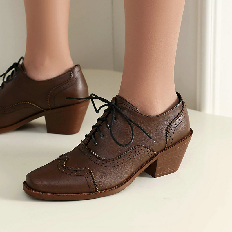Sapatos Oxford Femininos com B - Pump Heel Block avaliação e preço