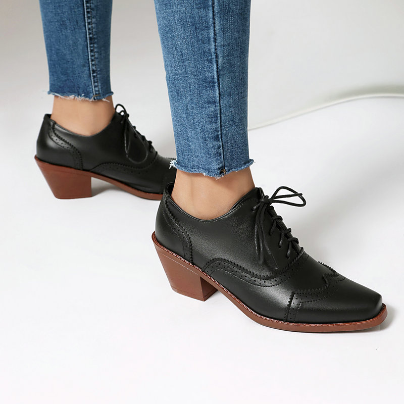 Sapatos Oxford Femininos com B - Pump Heel Block avaliação e preço