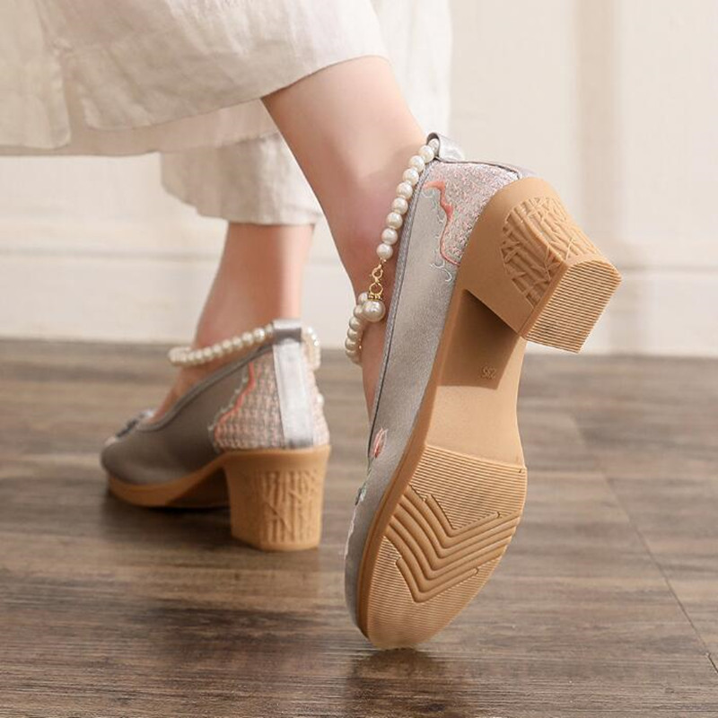 Mulheres vintage pérolas torno - Pump Heel Block avaliação e preço
