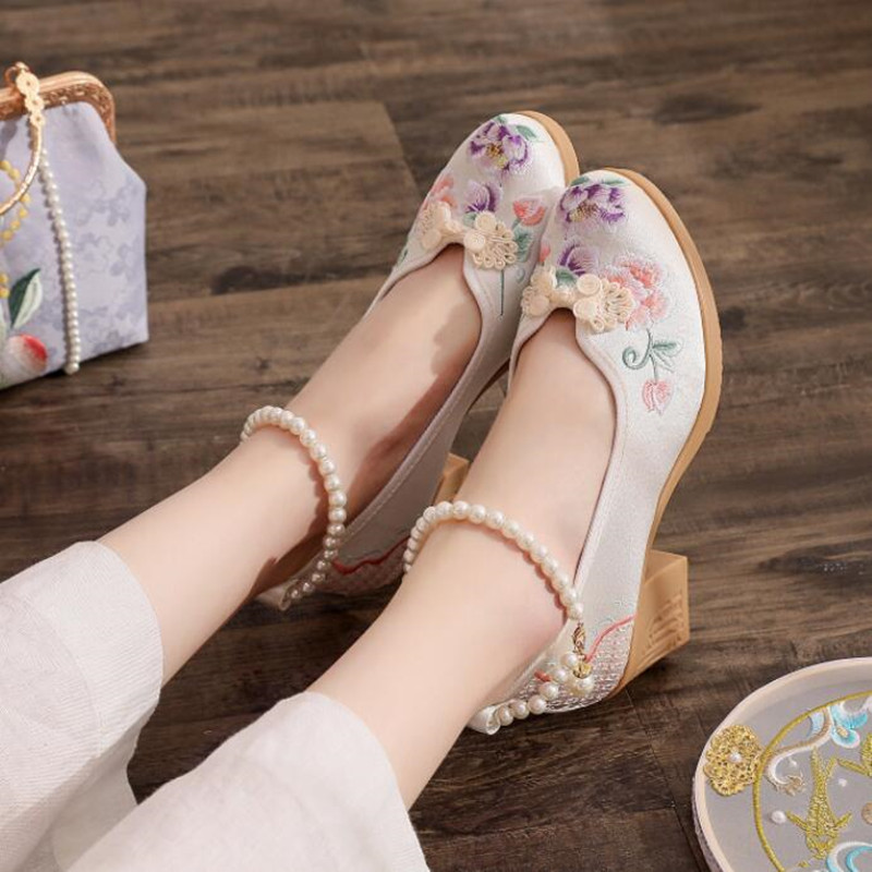 Mulheres vintage pérolas torno - Pump Heel Block avaliação e preço